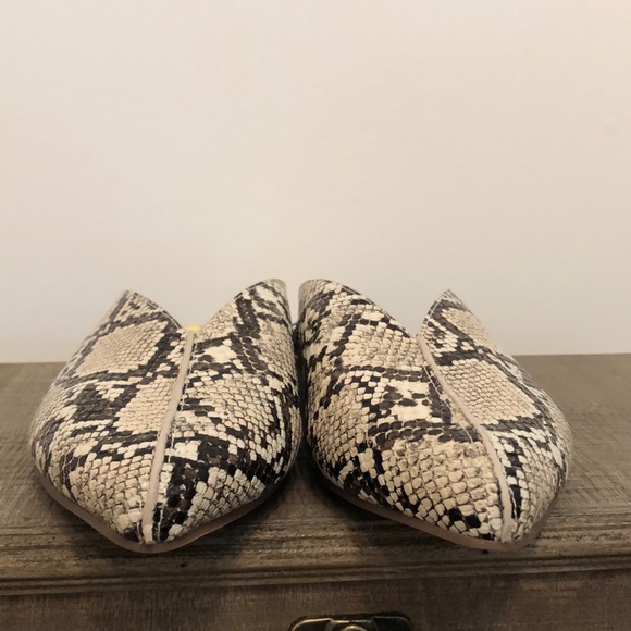 Halston snake print vegan leather pointed flats - Picture 8 of 10
